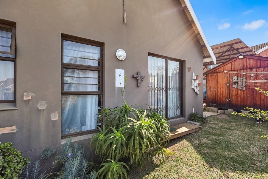 2 Bedroom Property for Sale in Sunnyridge Eastern Cape